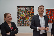 Kuratorin Eva Hüittenlauch mit Museumsdirektor Mathias Mühling im Raum mit dem Werkkonvulat der Gruppe SPUR (©Foto.Martin Schmitz)